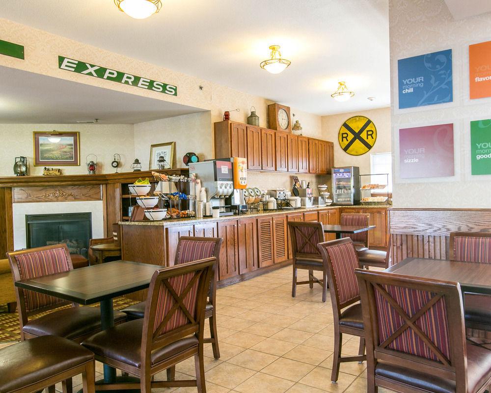 Comfort Inn Warrensburg Station Exteriér fotografie