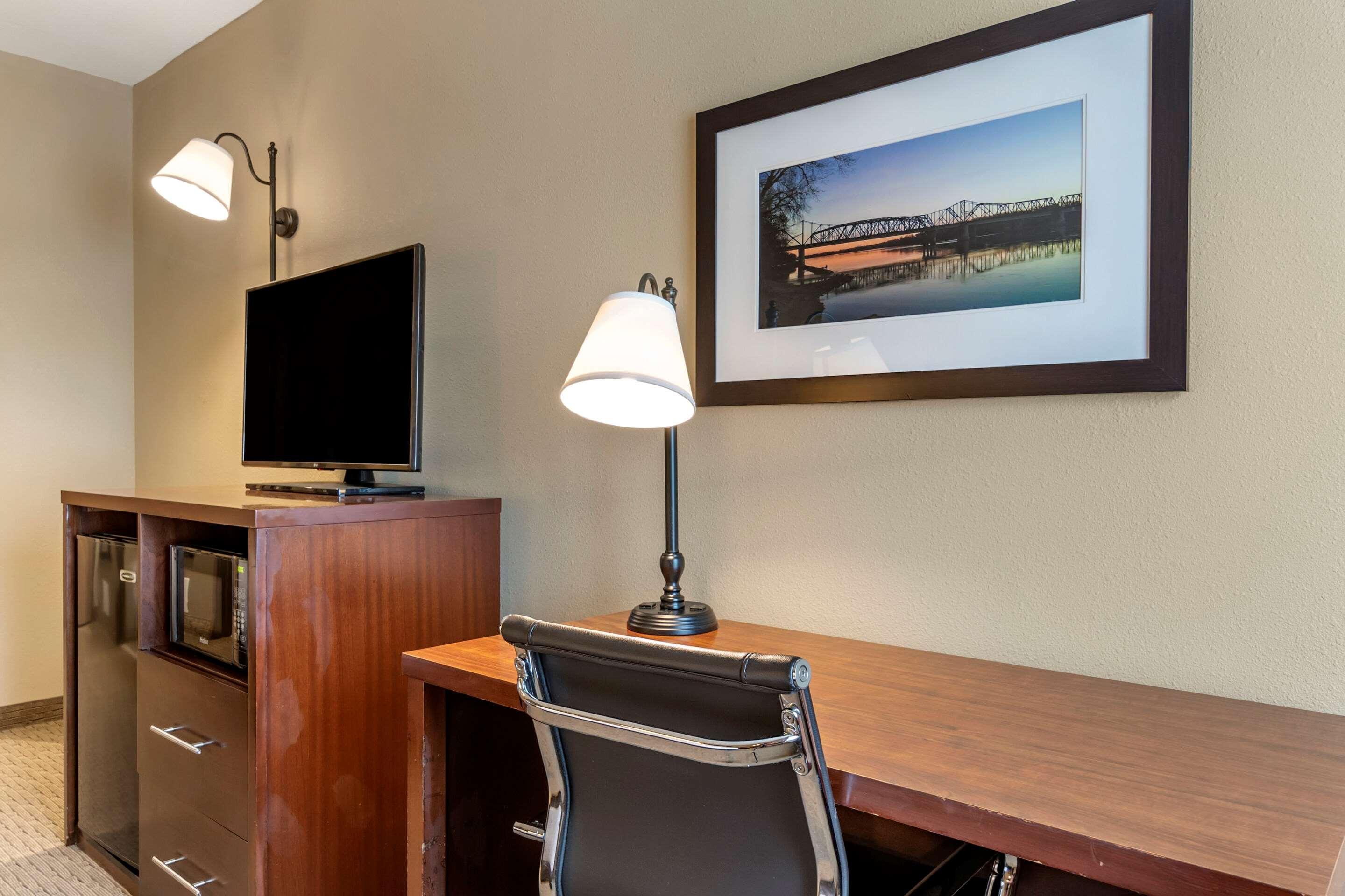 Comfort Inn Warrensburg Station Exteriér fotografie