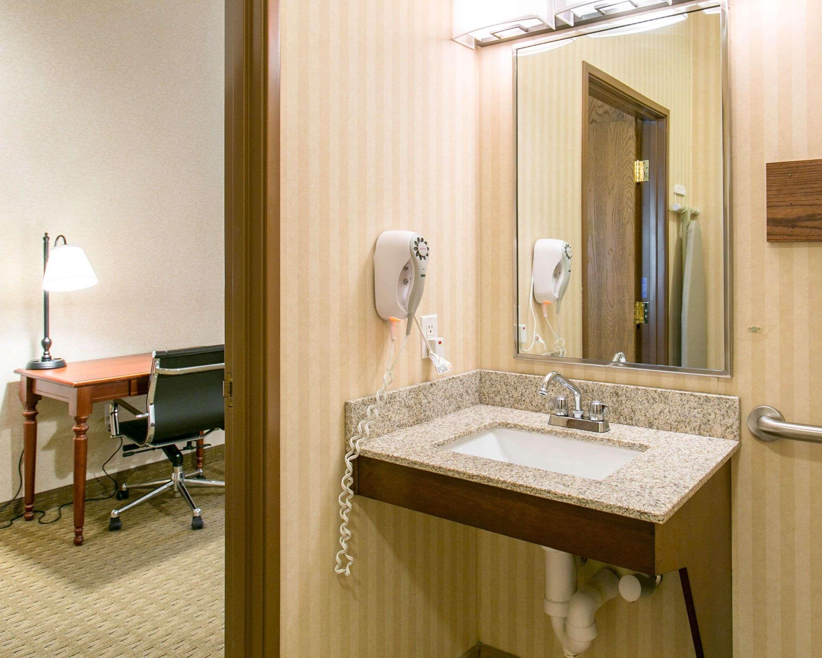 Comfort Inn Warrensburg Station Exteriér fotografie
