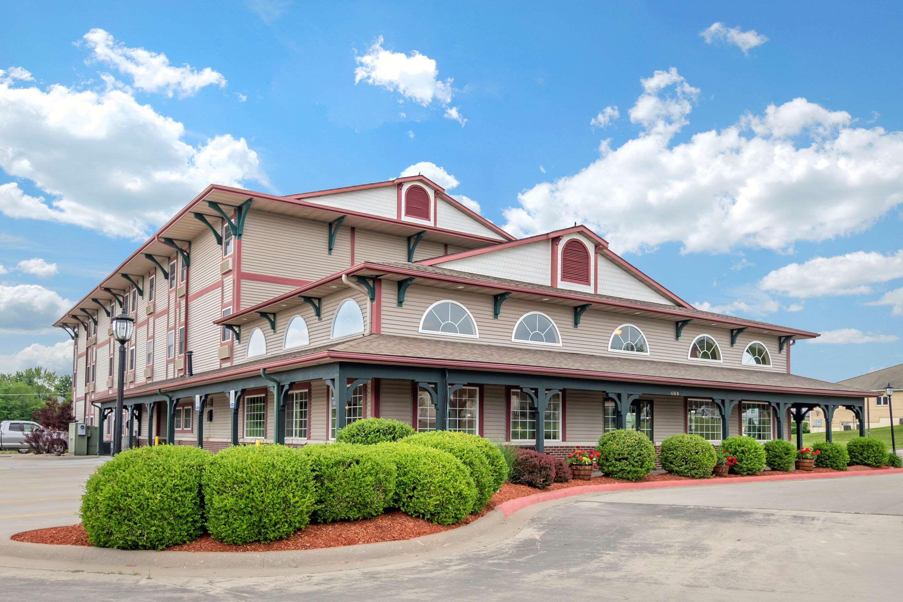 Comfort Inn Warrensburg Station Exteriér fotografie