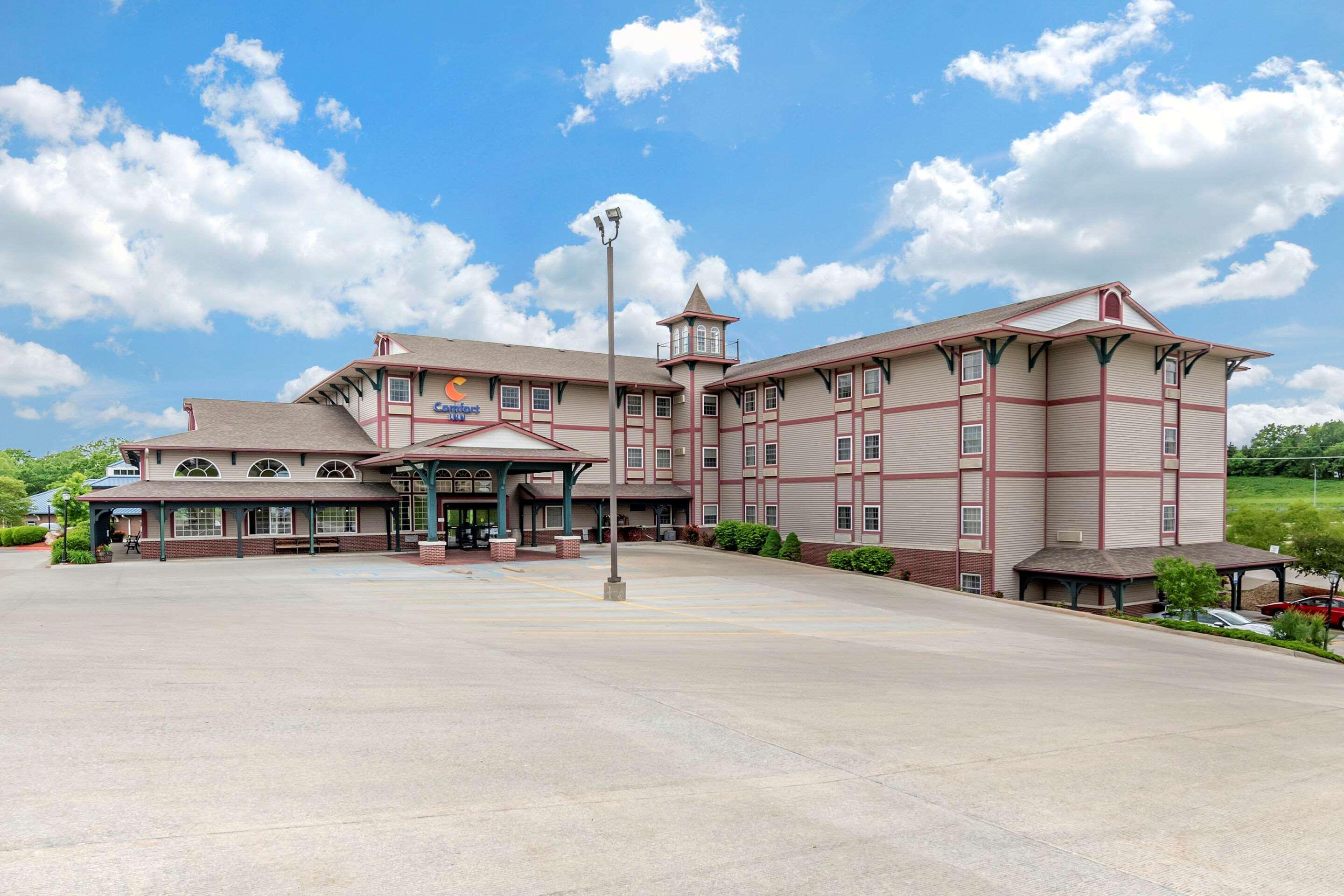 Comfort Inn Warrensburg Station Exteriér fotografie