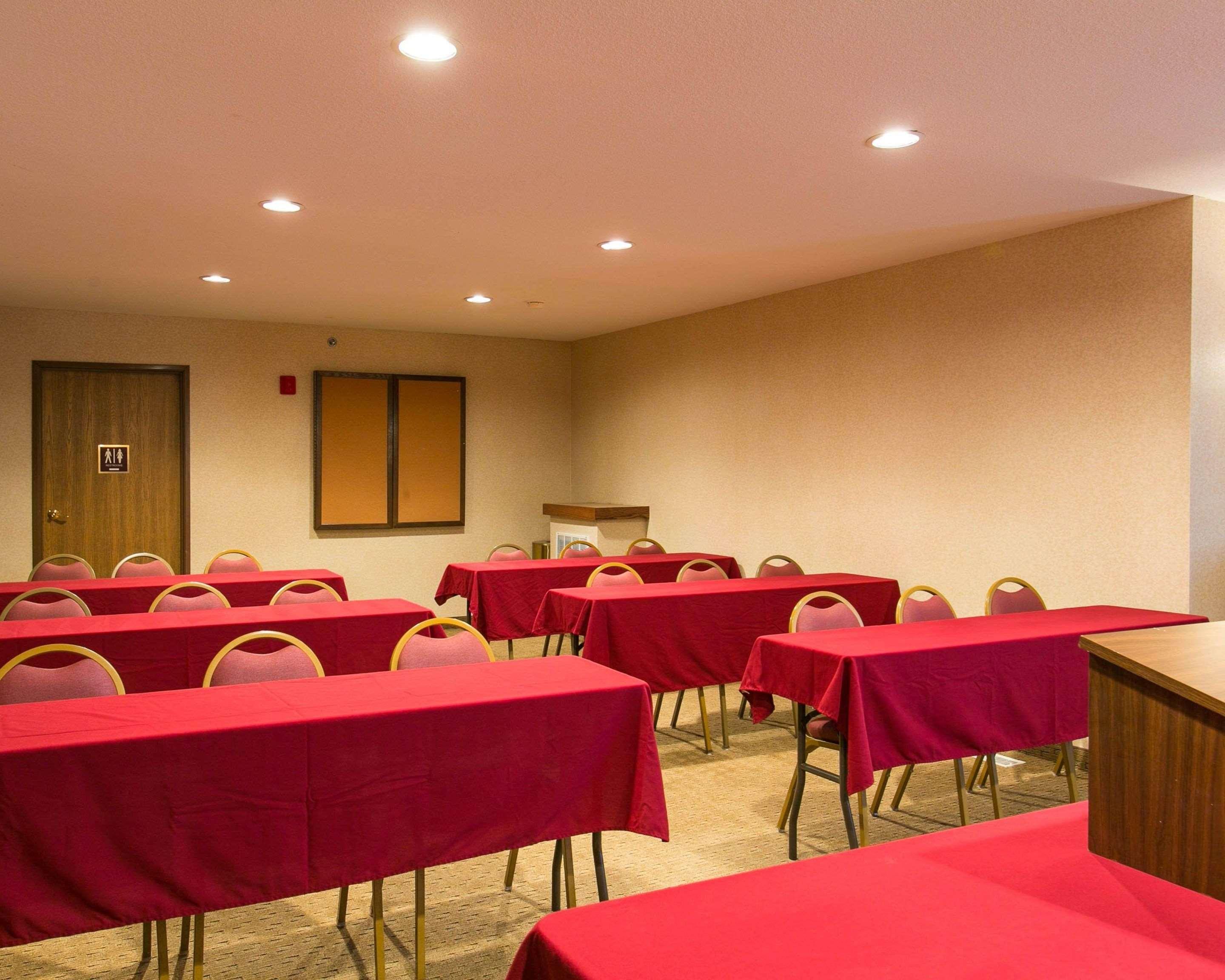 Comfort Inn Warrensburg Station Exteriér fotografie
