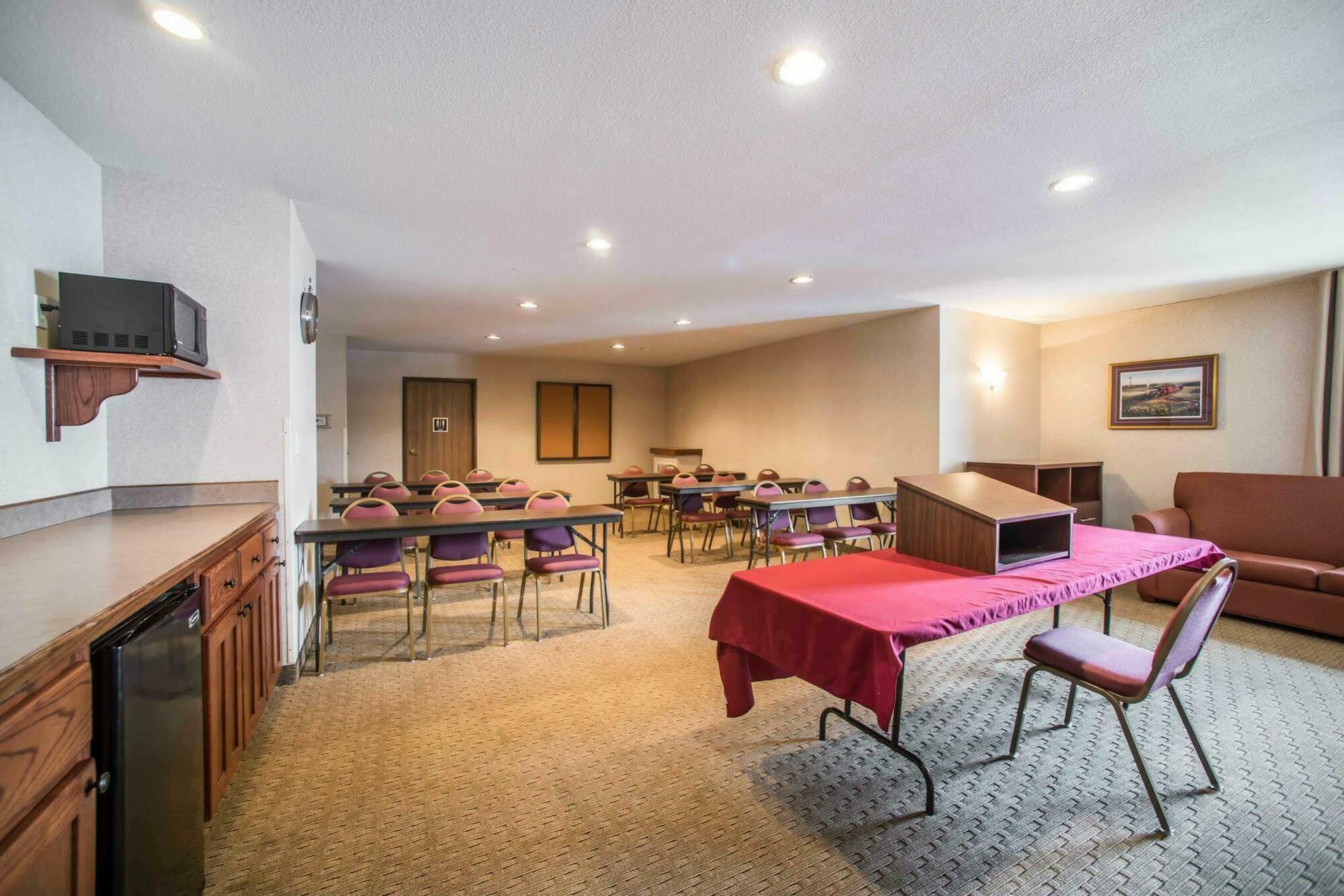 Comfort Inn Warrensburg Station Exteriér fotografie